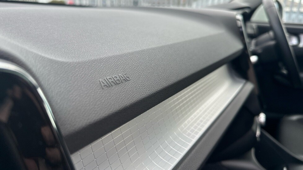 Used Volvo XC40 2018 for sale - 76393612: Photo 51