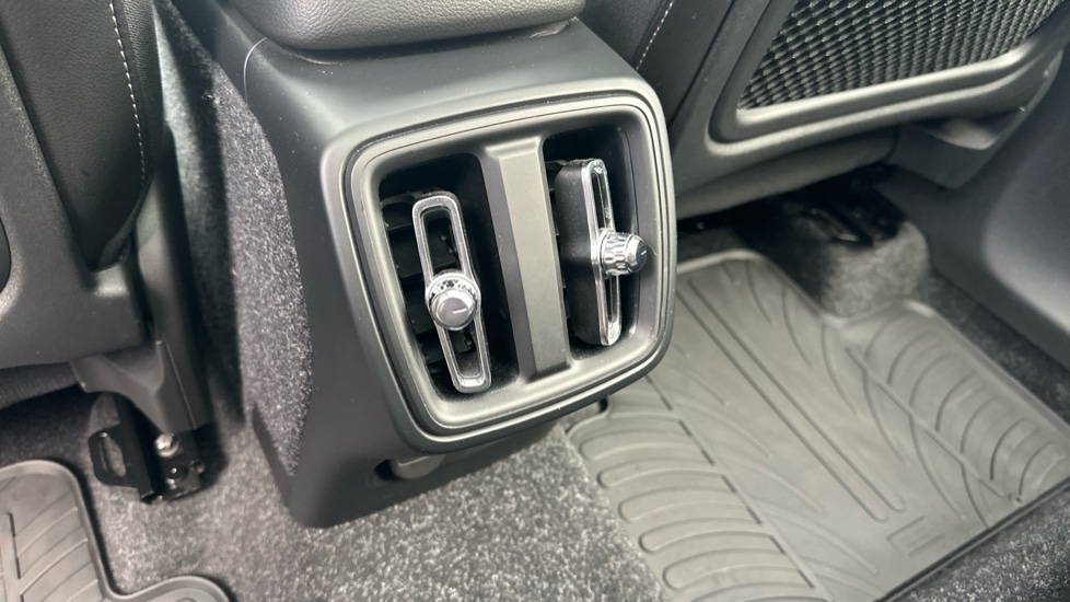 Used Volvo XC40 2018 for sale - 76393612: Photo 56