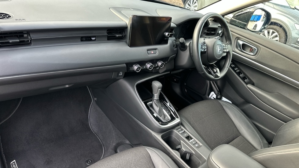 Used Honda HR-V 2023 for sale - 76062242: Photo 2