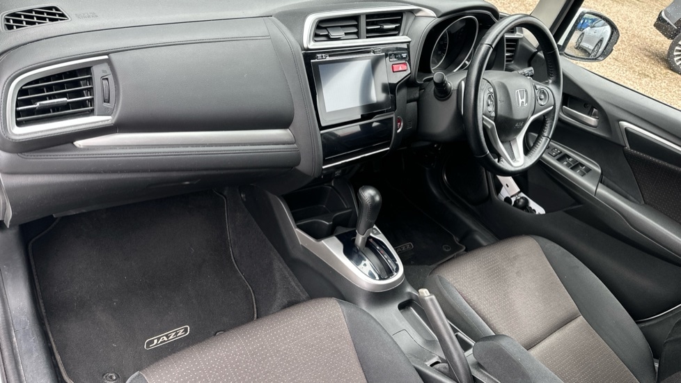 Used Honda Jazz 2017 for sale - 75916936: Photo 2