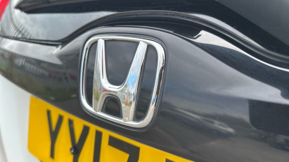 Used Honda Jazz 2017 for sale - 75916936: Photo 64