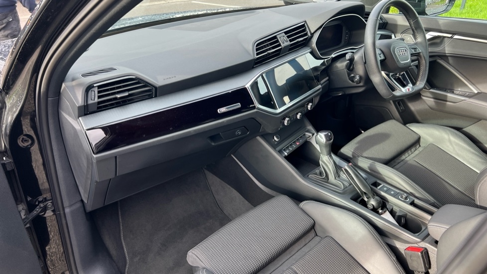 Used Audi Q3 2023 for sale - 76647875: Photo 10