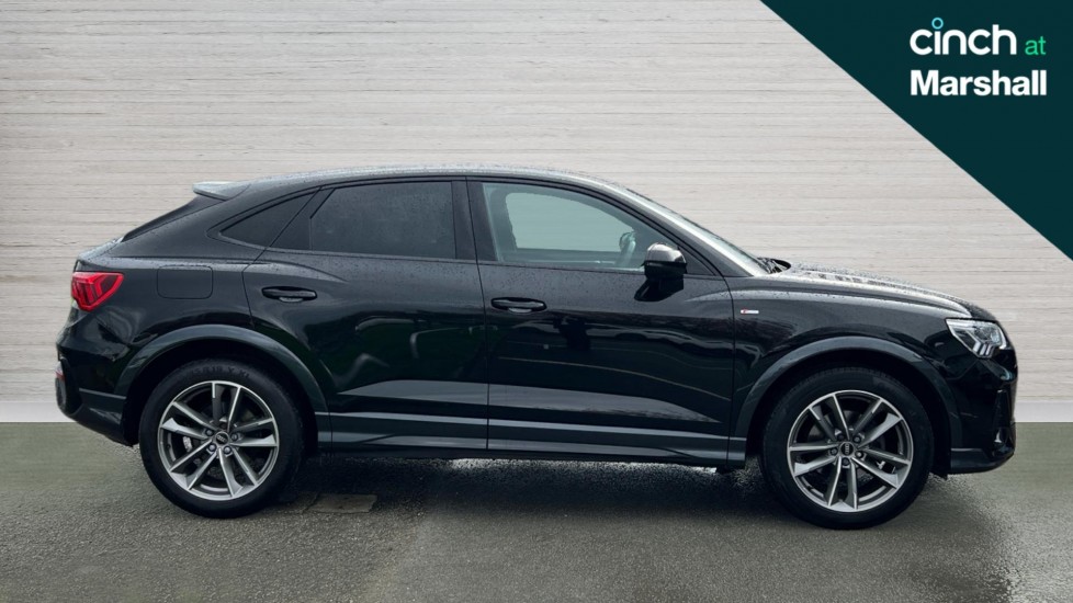 Used Audi Q3 2023 for sale - 76647875: Photo 2