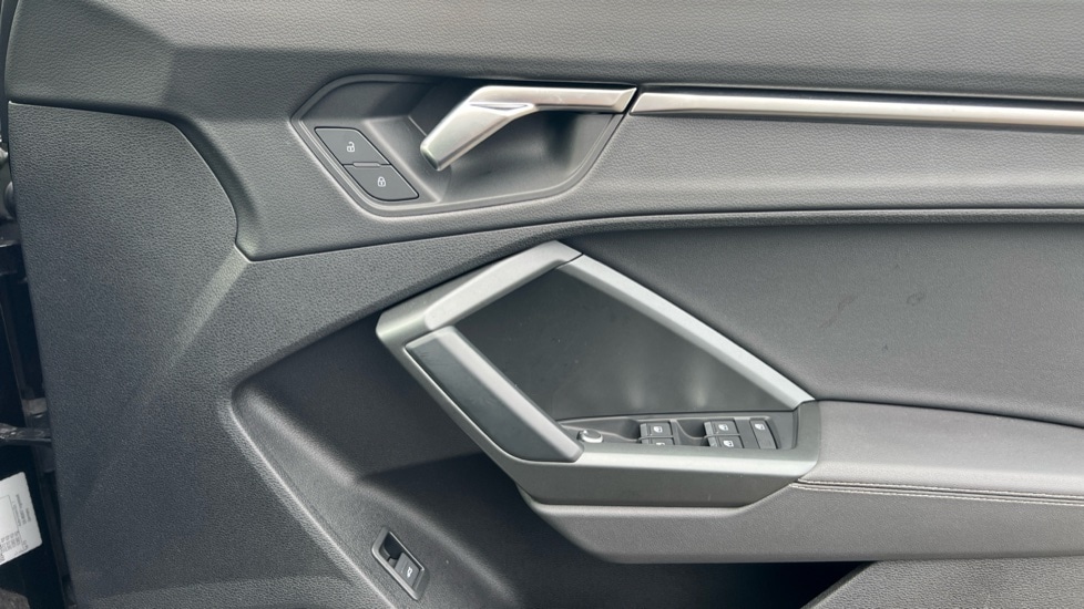 Used Audi Q3 2023 for sale - 76647875: Photo 30