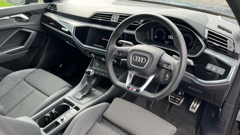 Used Audi Q3 2023 for sale - 76647875: Photo 9