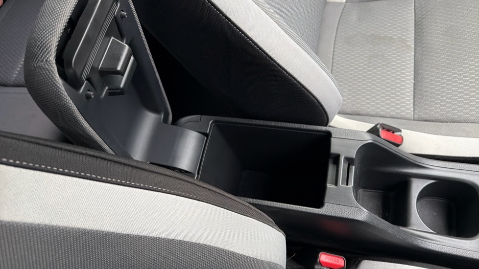 Used Honda Jazz 2023 for sale - 76773301: Photo 64