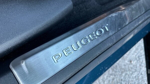 Used Peugeot 3008 2023 for sale - 75979923: Photo 33