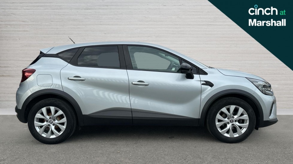 Used Renault Captur 2022 for sale - 76615250: Photo 2