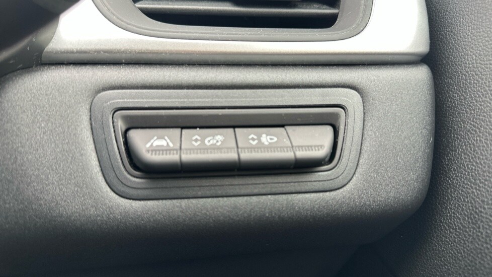 Used Renault Captur 2022 for sale - 76615250: Photo 39