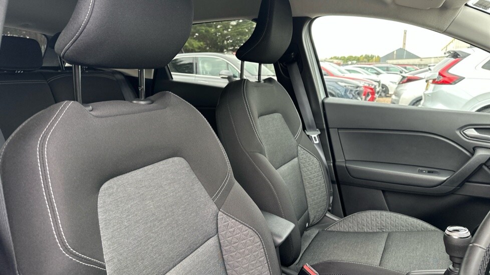 Used Renault Captur 2022 for sale - 76615250: Photo 50