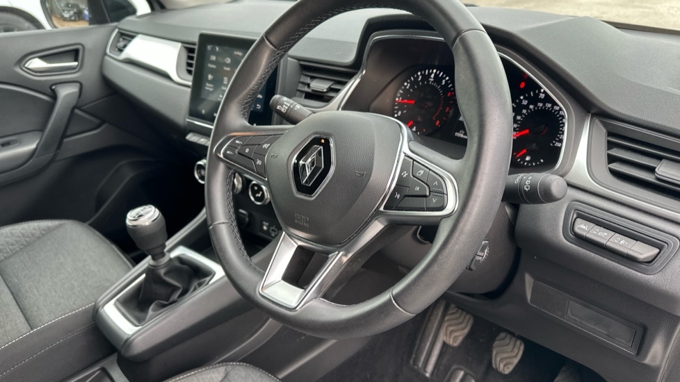 Used Renault Captur 2022 for sale - 76615250: Photo 51