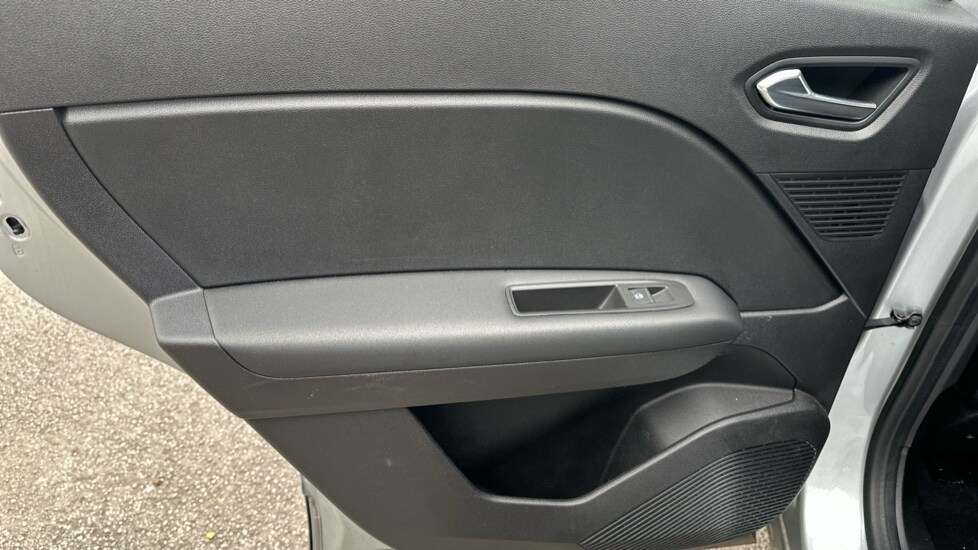 Used Renault Captur 2022 for sale - 76615250: Photo 60