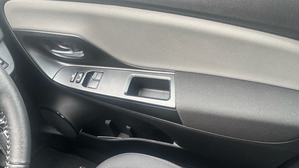 Used Toyota Yaris 2020 for sale - 77063398: Photo 30