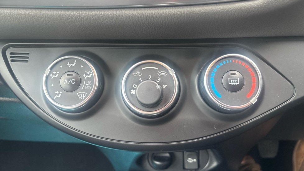 Used Toyota Yaris 2020 for sale - 77063398: Photo 31