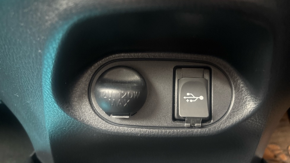 Used Toyota Yaris 2020 for sale - 77063398: Photo 46