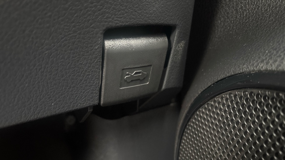 Used Toyota Yaris 2020 for sale - 77063398: Photo 51