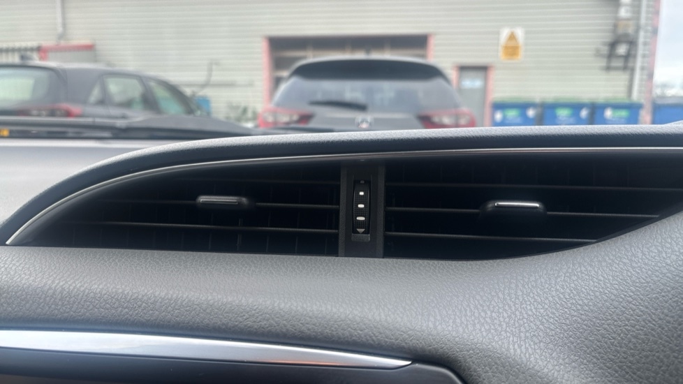 Used Toyota Yaris 2020 for sale - 77063398: Photo 52