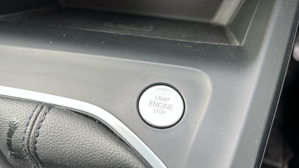 Used Volkswagen Golf 2023 for sale - 76420602: Photo 35