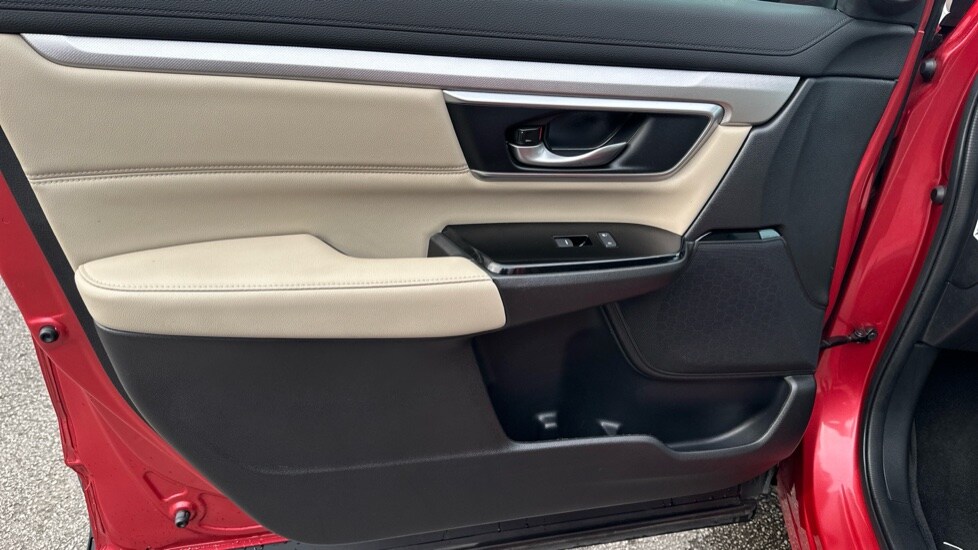 Used Honda CR-V 2023 for sale - 76015236: Photo 67