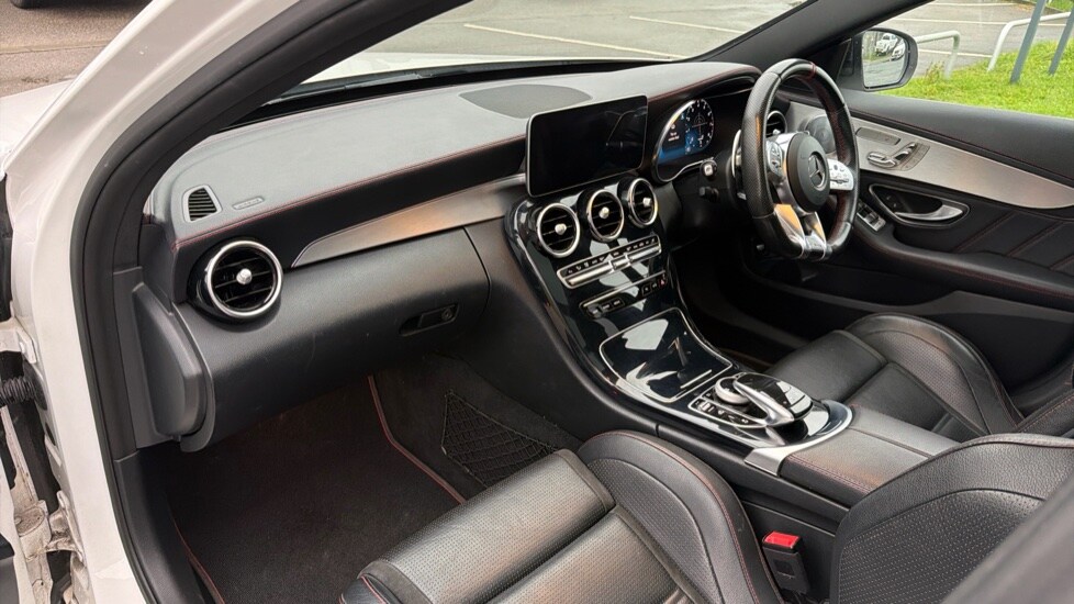 Used Mercedes-Benz C Class 2019 for sale - 76999396: Photo 10