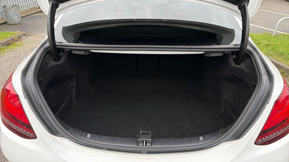 Used Mercedes-Benz C Class 2019 for sale - 76999396: Photo 15