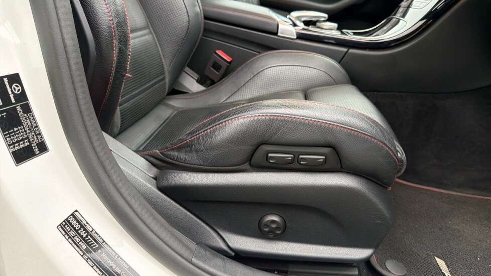 Used Mercedes-Benz C Class 2019 for sale - 76999396: Photo 32