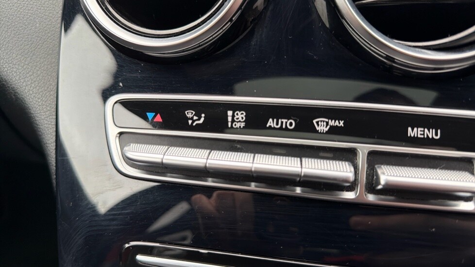 Used Mercedes-Benz C Class 2019 for sale - 76999396: Photo 33