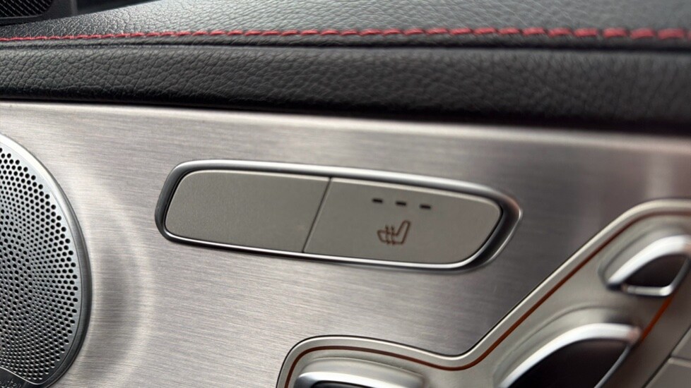 Used Mercedes-Benz C Class 2019 for sale - 76999396: Photo 34