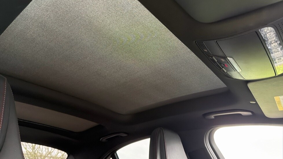 Used Mercedes-Benz C Class 2019 for sale - 76999396: Photo 74