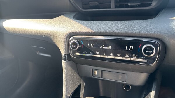 Used Toyota Yaris 2020 for sale - 75541168: Photo 30