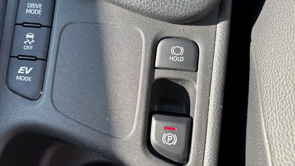 Used Toyota Yaris 2020 for sale - 75541168: Photo 36