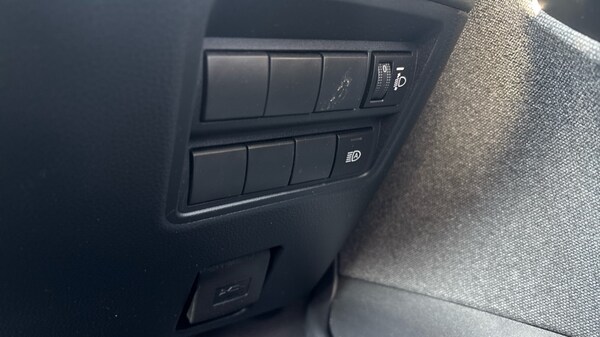 Used Toyota Yaris 2020 for sale - 75541168: Photo 38
