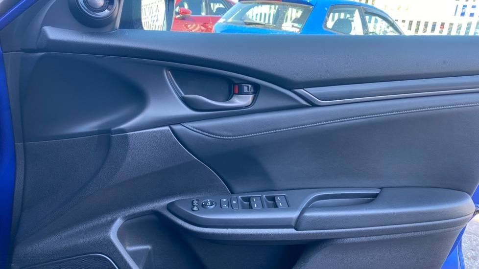 Used Honda Civic 2021 for sale - 76717295: Photo 29