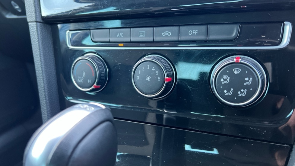 Used Volkswagen Golf 2015 for sale - 76948413: Photo 32