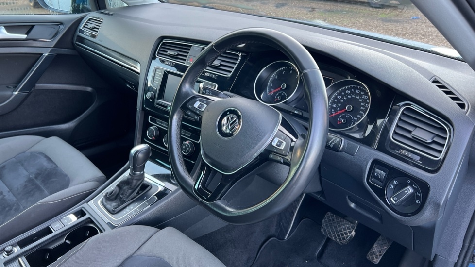 Used Volkswagen Golf 2015 for sale - 76948413: Photo 9
