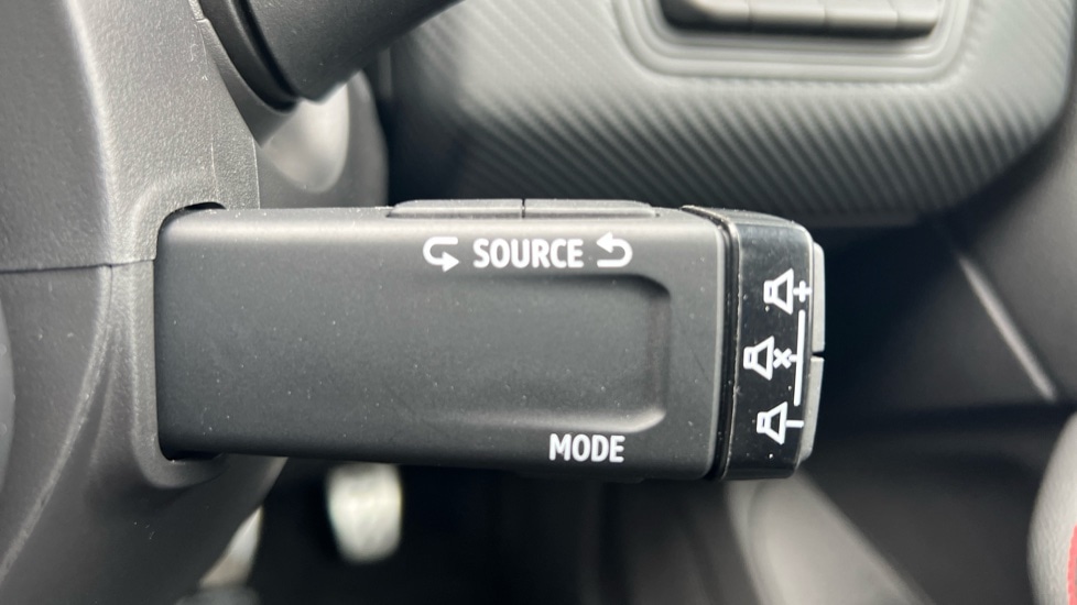 Used Renault Clio 2022 for sale - 76597915: Photo 33