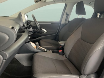Used Toyota Yaris 2023 for sale - 79294512: Photo