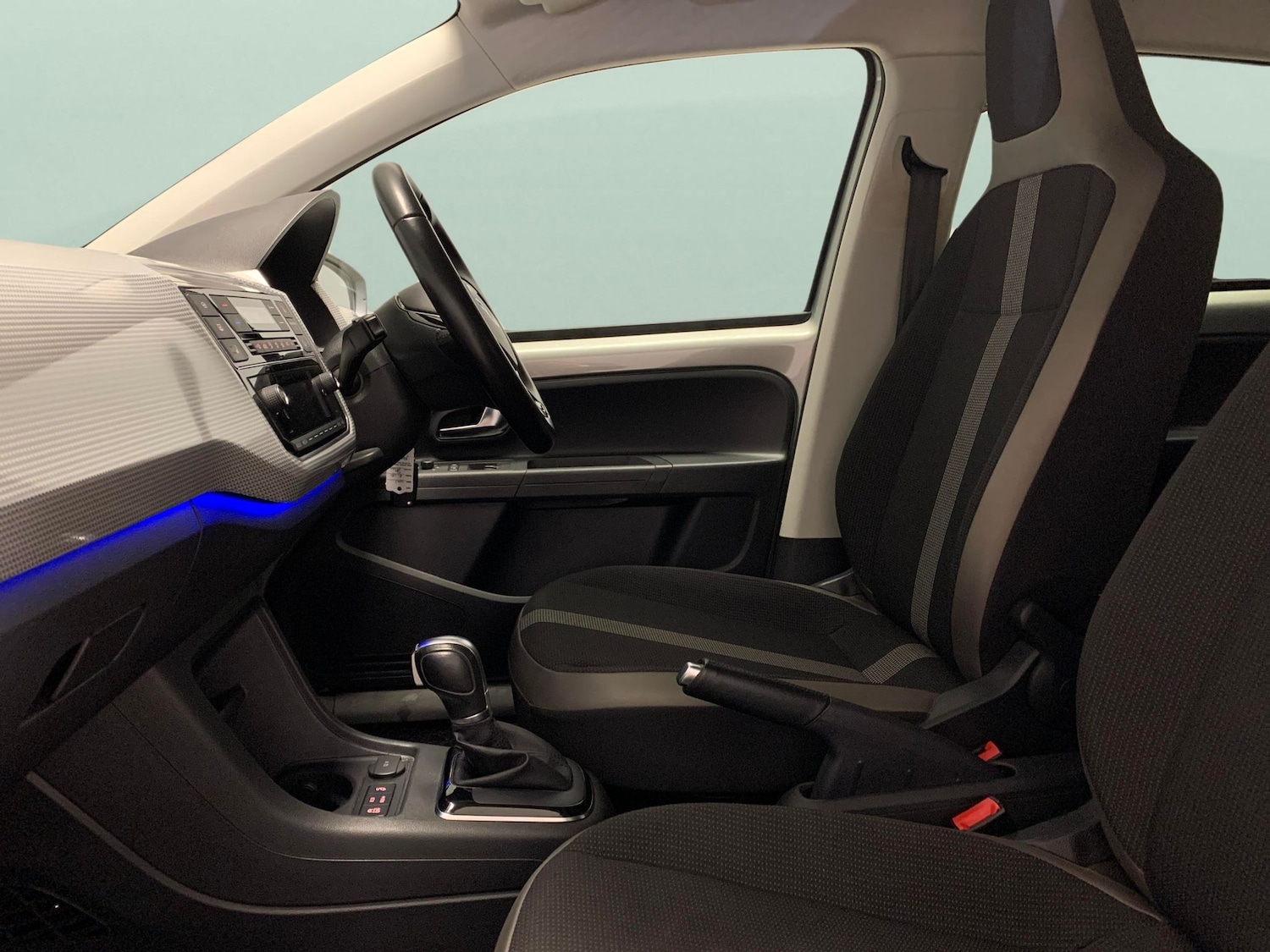 Used Volkswagen up! 2017 for sale - 77634892: Photo 4