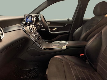 Used Mercedes-Benz GLC 2020 for sale - 76821871: Photo