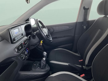 Used Hyundai i10 2022 for sale - 76693990: Photo