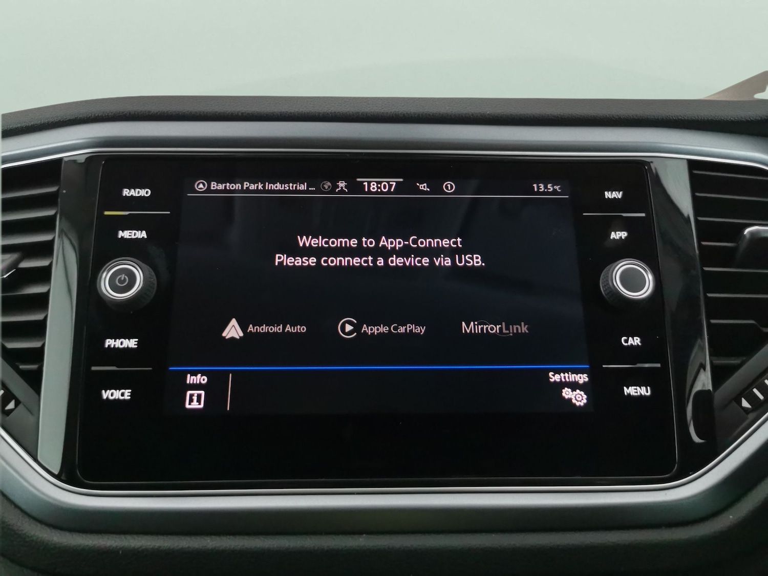 Used Volkswagen T-Roc 2022 for sale - 78028382: Photo 14