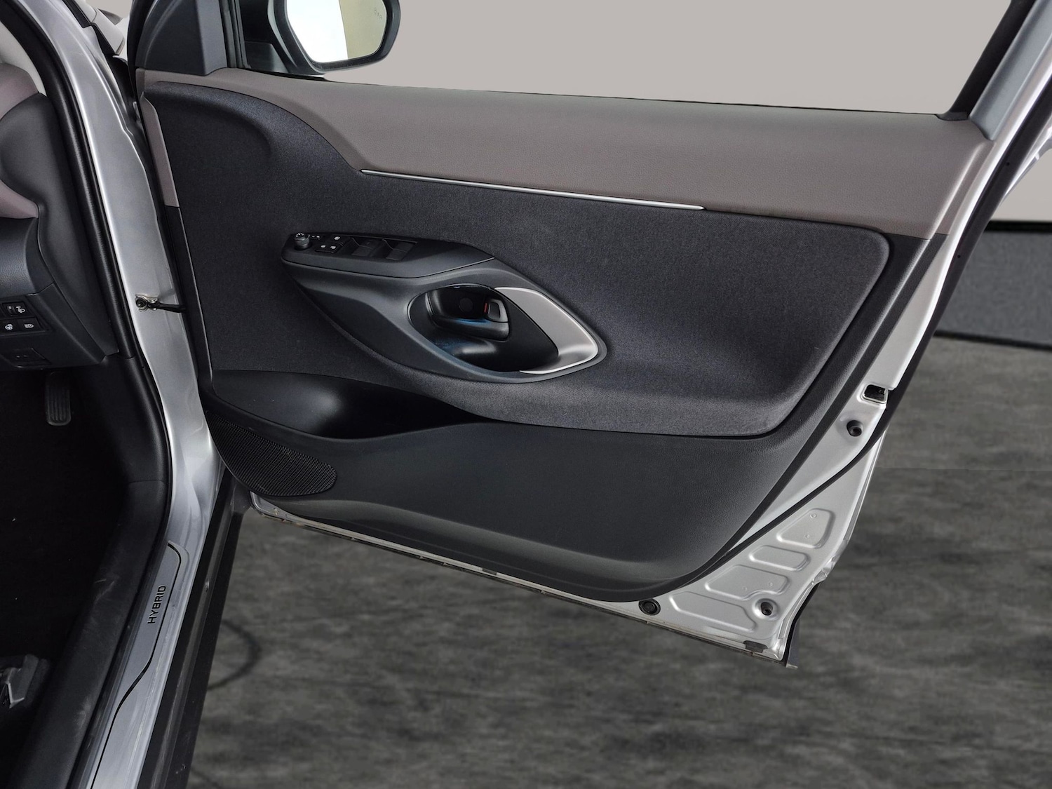 Used Toyota Yaris Cross 2023 for sale - 77984690: Photo 31