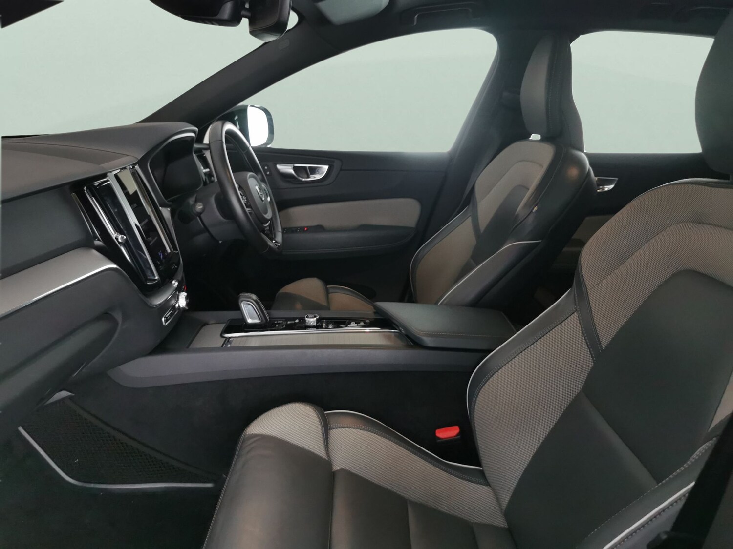 Used Volvo XC60 2020 for sale - 78219187: Photo 4