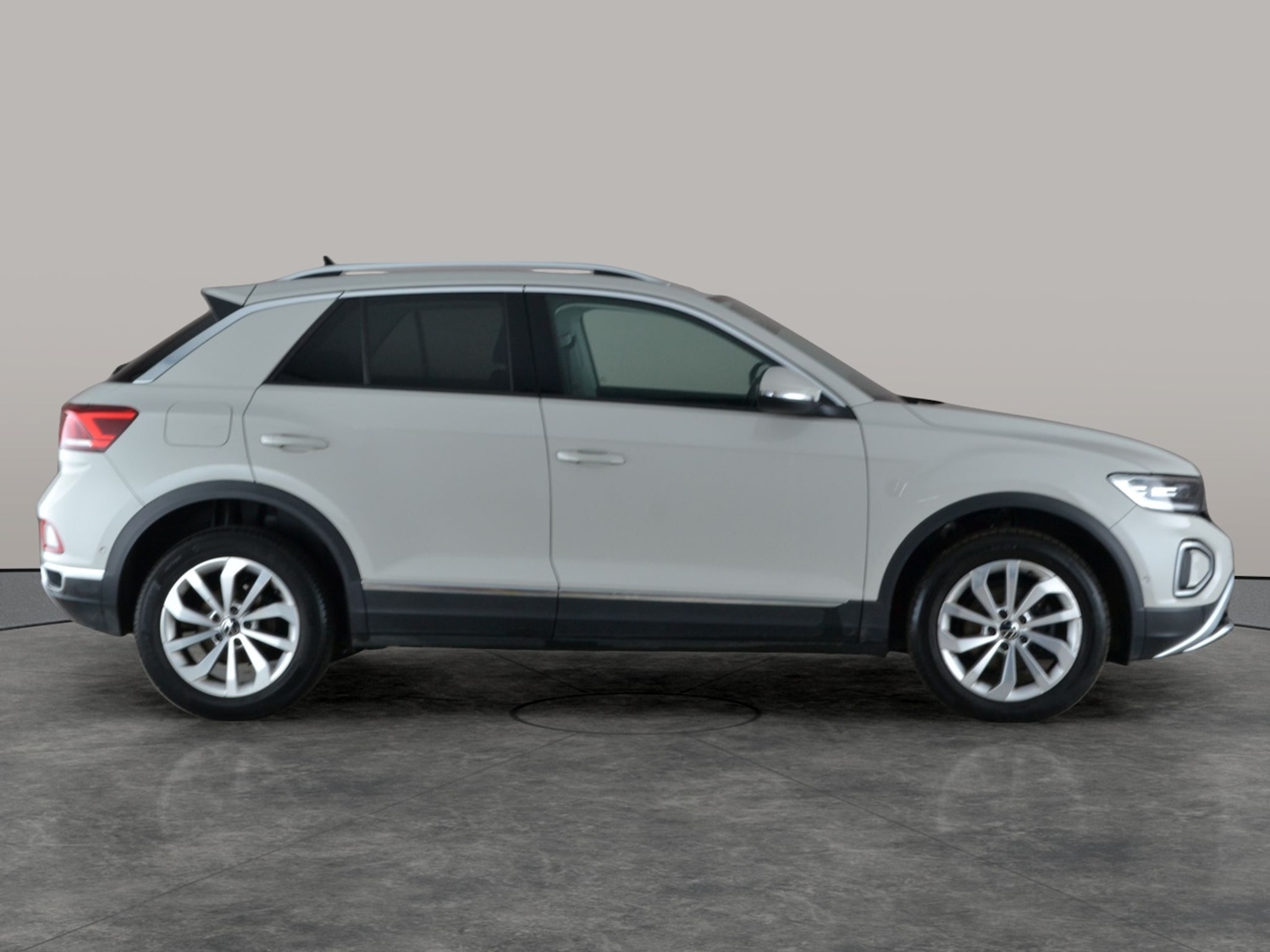 Used Volkswagen T-Roc 2022 for sale - 77286024: Photo 9