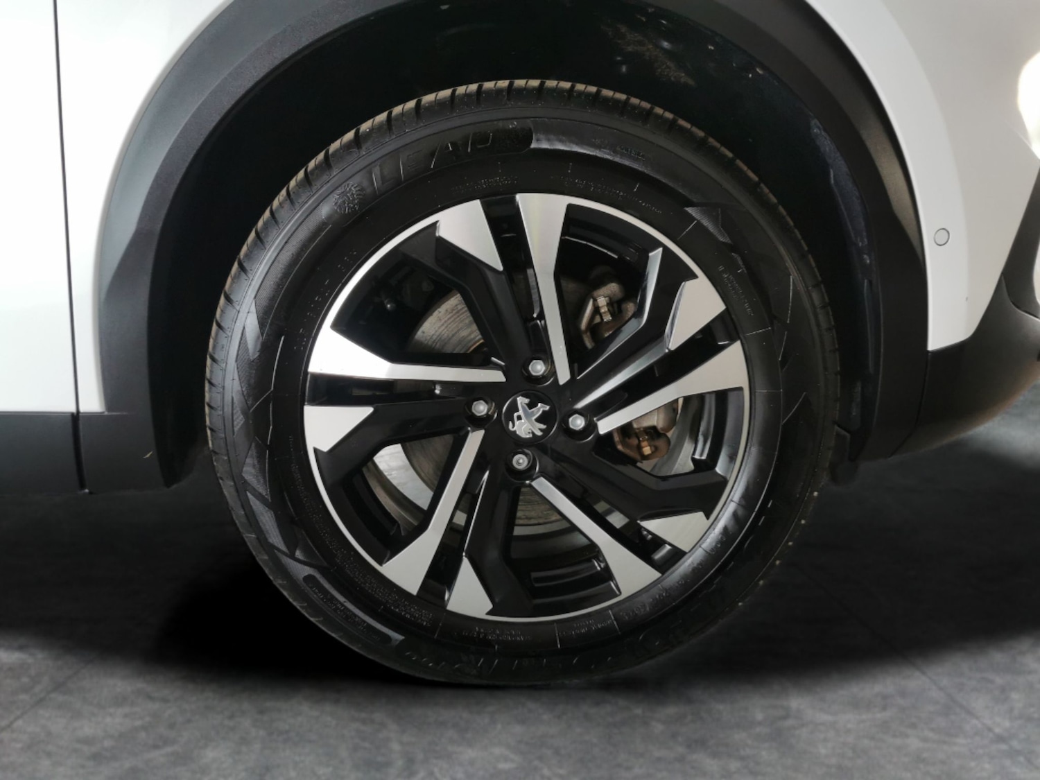 Used Peugeot E-2008 2023 for sale - 76439702: Photo 36