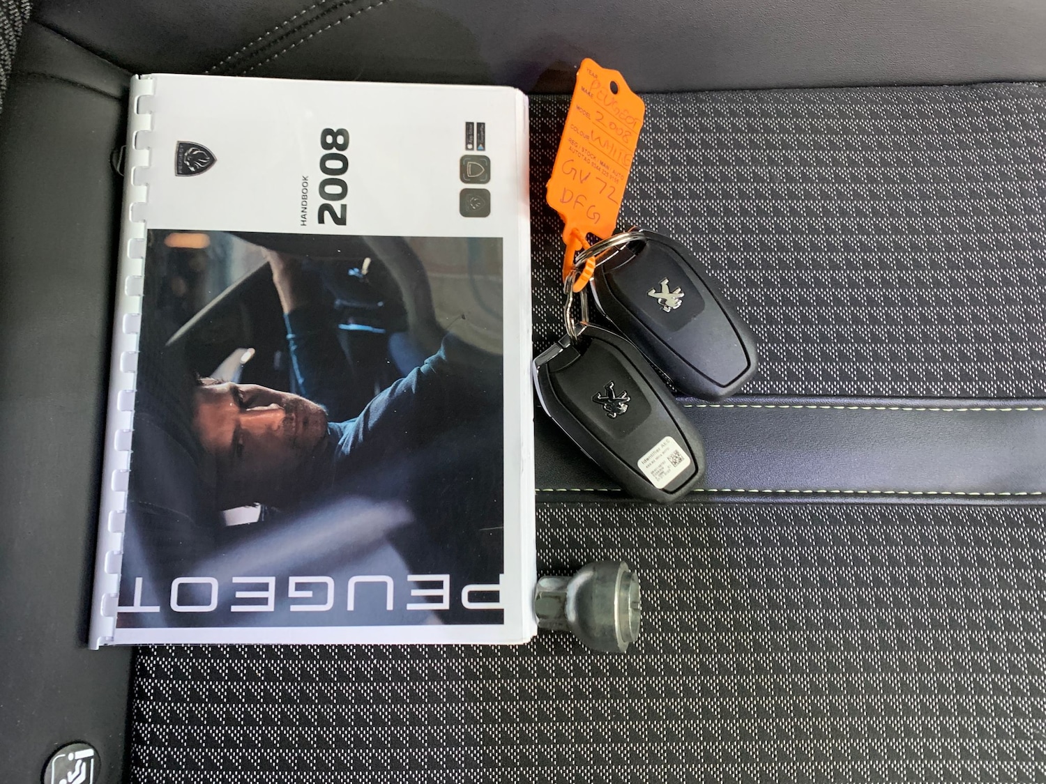 Used Peugeot E-2008 2023 for sale - 76439702: Photo 44