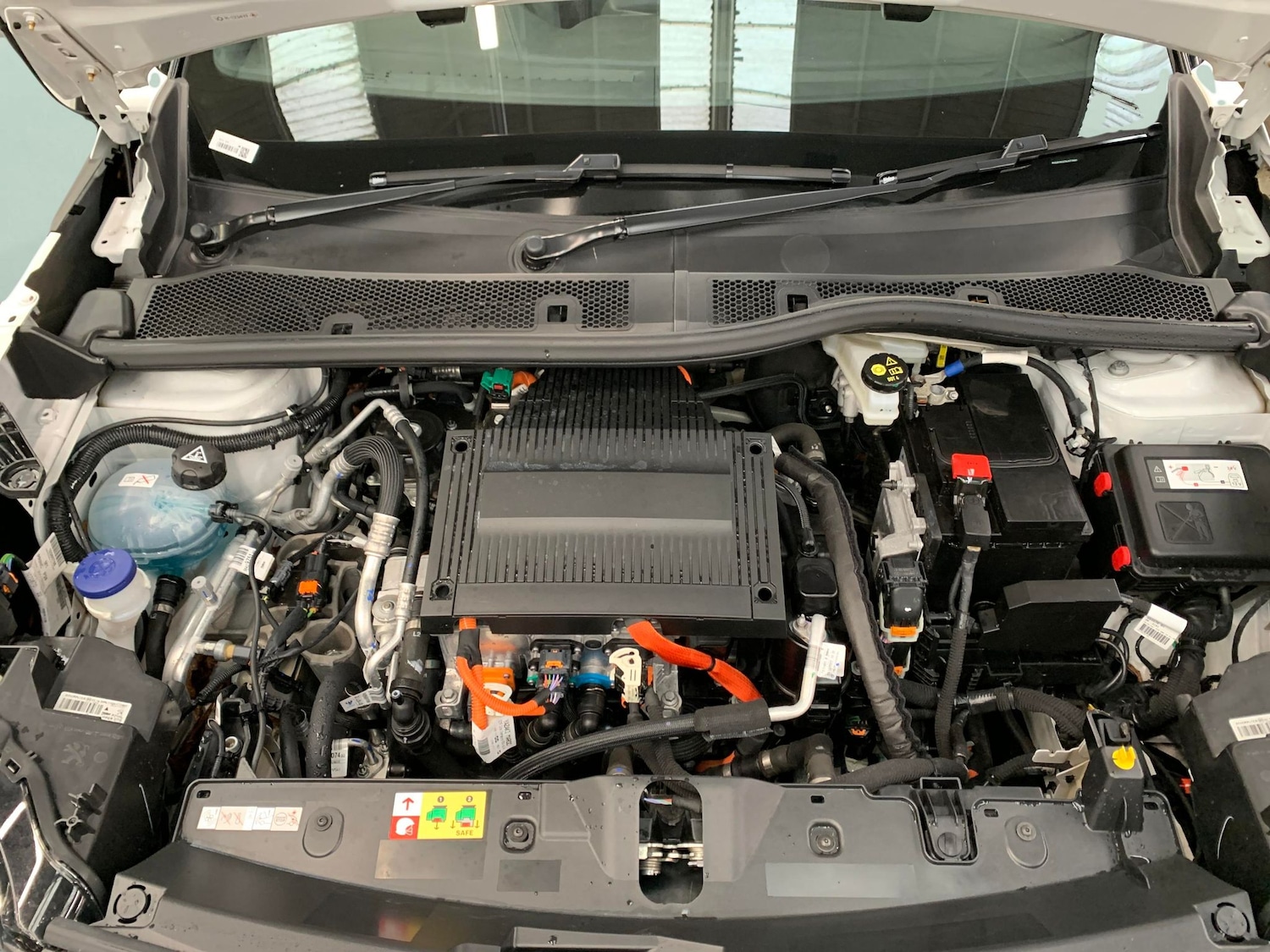 Used Peugeot E-2008 2023 for sale - 76439702: Photo 45