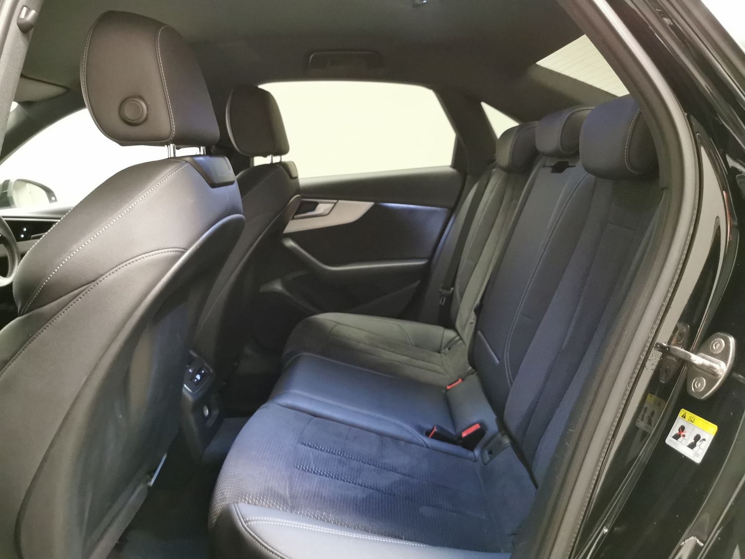 Used Audi A4 2021 for sale - 77778899: Photo 25