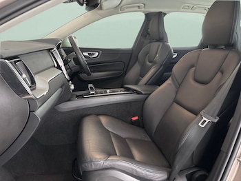 Used Volvo XC60 2023 for sale - 79397454: Photo