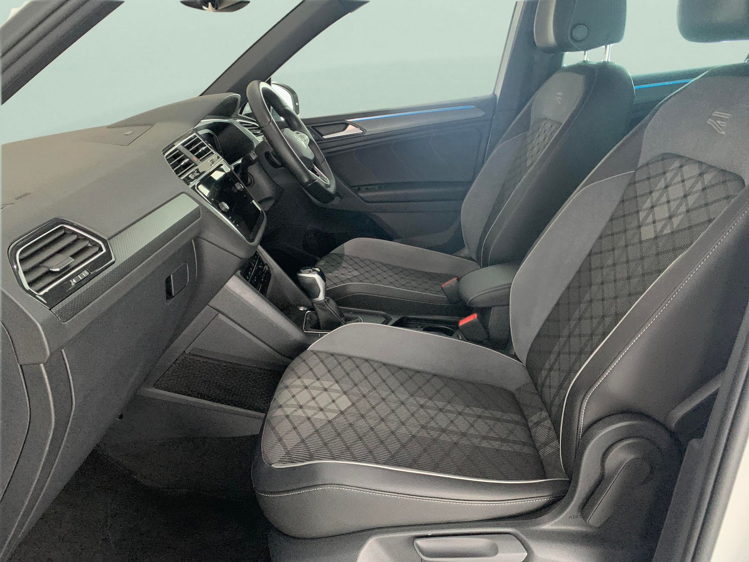 Used Volkswagen Tiguan 2023 for sale - 77135129: Photo 4